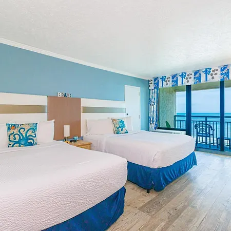 Beautifully Updated Double Queen Suite- Impeccable Oceanfront Views- Ocean Reef 702